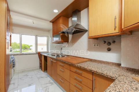 Apartamento t3 - pct antónio ribeiro sanches 8, 3 esq. - laranjeiro - almada - 254.900 eur