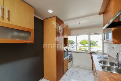 Apartamento t3 - pct antónio ribeiro sanches 8, 3 esq. - laranjeiro - almada - 254.900 eur