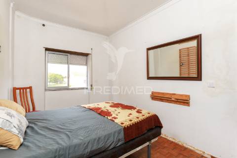 Apartamento t3 - pct antónio ribeiro sanches 8, 3 esq. - laranjeiro - almada - 254.900 eur