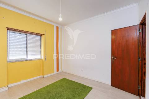 Apartamento t3 - pct antónio ribeiro sanches 8, 3 esq. - laranjeiro - almada - 254.900 eur