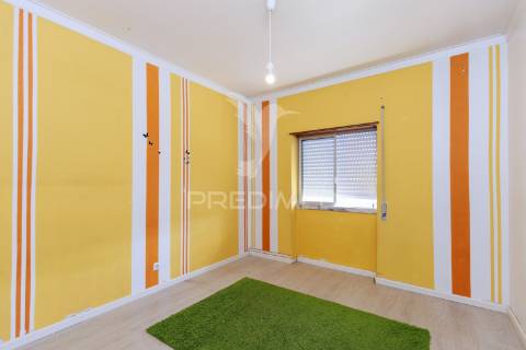 Apartamento t3 - pct antónio ribeiro sanches 8, 3 esq. - laranjeiro - almada - 254.900 eur