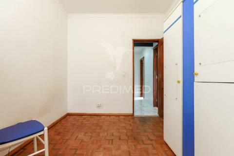 Apartamento t3 - pct antónio ribeiro sanches 8, 3 esq. - laranjeiro - almada - 254.900 eur