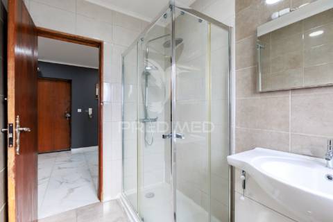 Apartamento t3 - pct antónio ribeiro sanches 8, 3 esq. - laranjeiro - almada - 254.900 eur