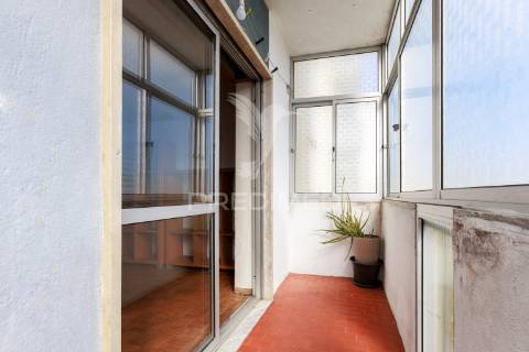 Apartamento t3 - pct antónio ribeiro sanches 8, 3 esq. - laranjeiro - almada - 254.900 eur