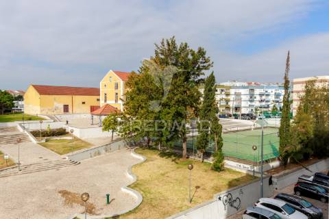 Apartamento t3 - pct antónio ribeiro sanches 8, 3 esq. - laranjeiro - almada - 254.900 eur