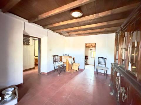 Monte alentejano para recuperar com 6ha