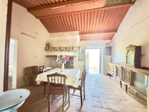 Monte alentejano para recuperar com 6ha