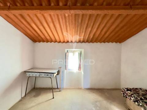 Monte alentejano para recuperar com 6ha