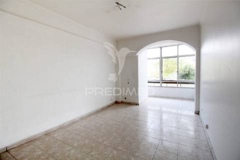Apartamento t2 em oeiras - renovado