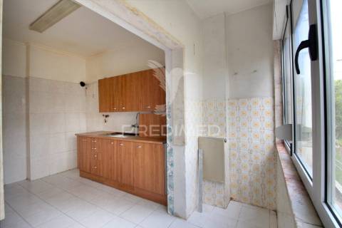 Apartamento t2 em oeiras - renovado