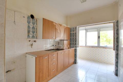 Apartamento t2 em oeiras - renovado