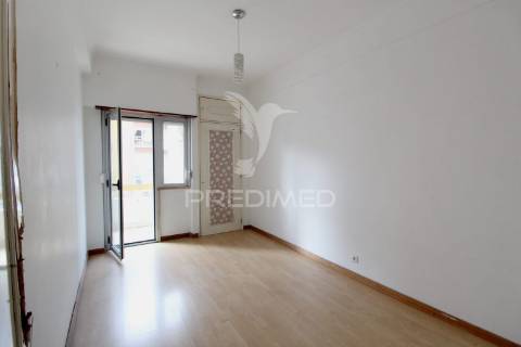 Apartamento t2 em oeiras - renovado