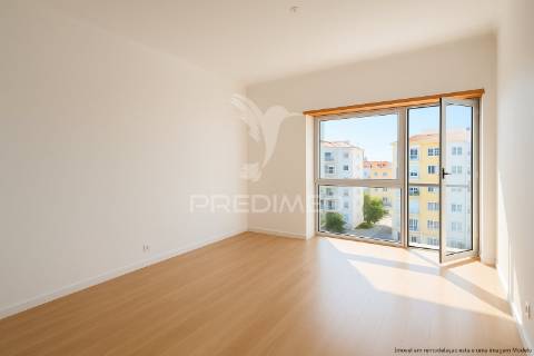 Apartamento t2 em oeiras - renovado