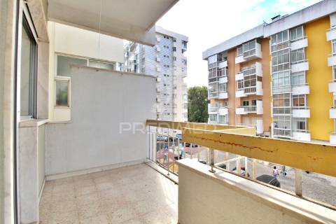 Apartamento t2 em oeiras - renovado