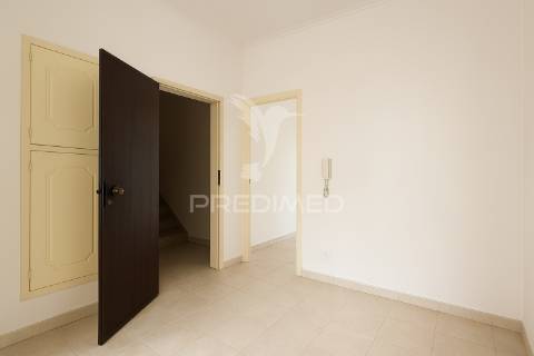 Apartamento t2 em oeiras - renovado