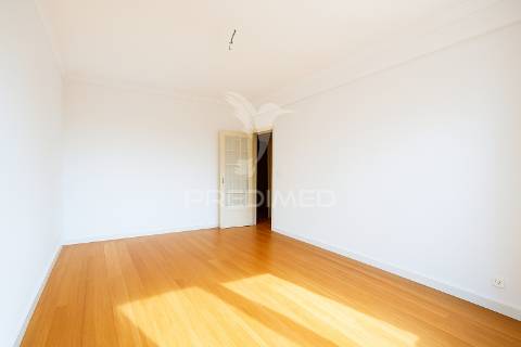 Apartamento t2 em oeiras - renovado