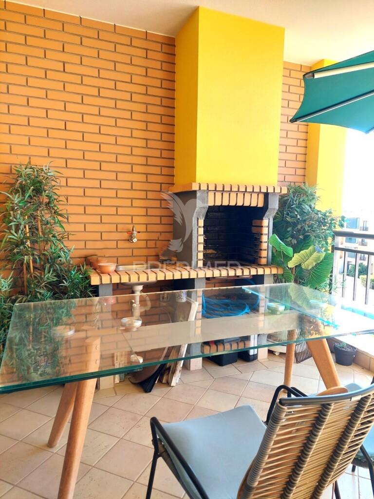 Vilamoura - apartamento com piscina e 2 lugares de estacionamento