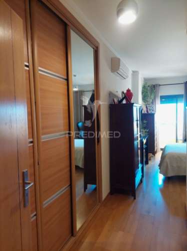 Vilamoura - apartamento com piscina e 2 lugares de estacionamento