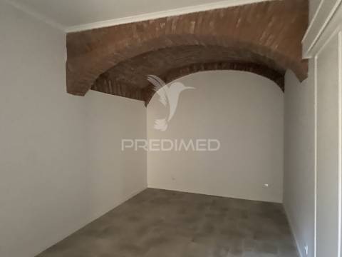 Moradia t3 para venda em pleno centro de santiago do cacem.