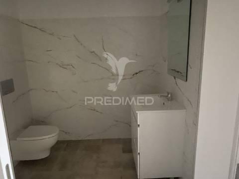 Moradia t3 para venda em pleno centro de santiago do cacem.