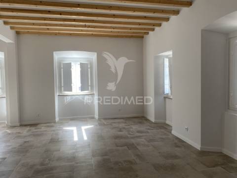 Moradia t3 para venda em pleno centro de santiago do cacem.