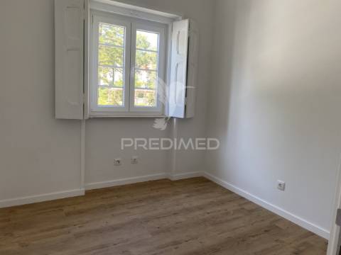 Moradia t3 para venda em pleno centro de santiago do cacem.