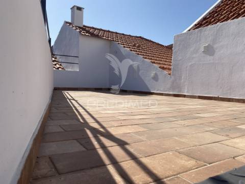 Moradia t3 para venda em pleno centro de santiago do cacem.