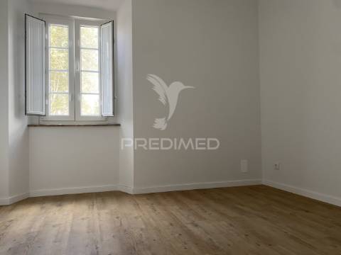 Moradia t3 para venda em pleno centro de santiago do cacem.