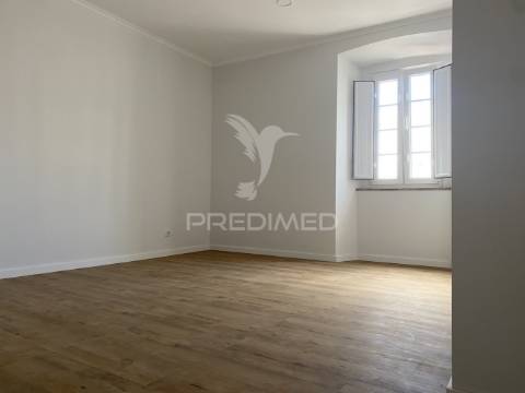 Moradia t3 para venda em pleno centro de santiago do cacem.