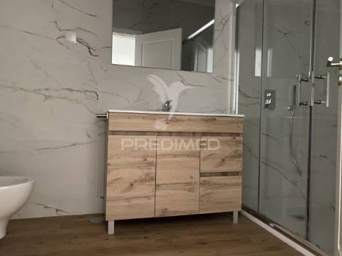 Moradia t3 para venda em pleno centro de santiago do cacem.