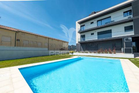 Apartamento t3 duplex com piscina - vista mar (apúlia)