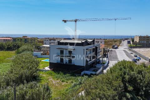 Apartamento t3 duplex com piscina - vista mar (apúlia)