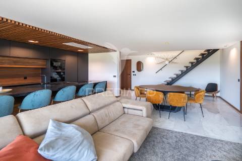 Apartamento t3 duplex com piscina - vista mar (apúlia)