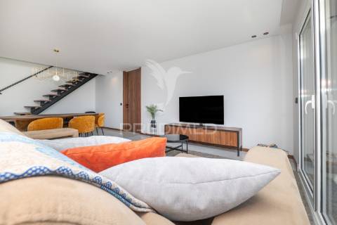 Apartamento t3 duplex com piscina - vista mar (apúlia)