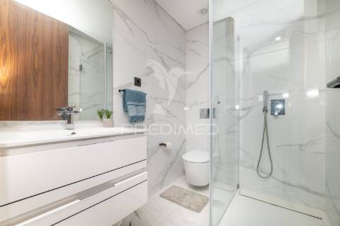 Apartamento t3 duplex com piscina - vista mar (apúlia)