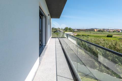 Apartamento t3 duplex com piscina - vista mar (apúlia)