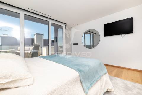 Apartamento t3 duplex com piscina - vista mar (apúlia)