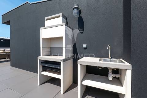 Apartamento t3 duplex com piscina - vista mar (apúlia)