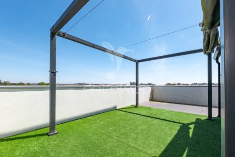 Apartamento t3 duplex com piscina - vista mar (apúlia)