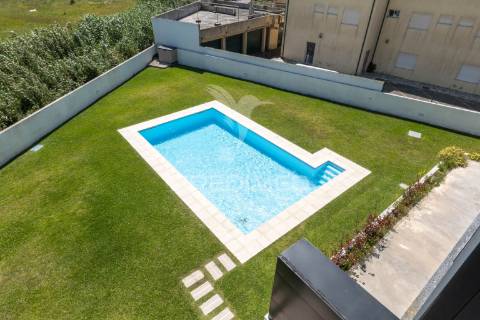 Apartamento t3 duplex com piscina - vista mar (apúlia)