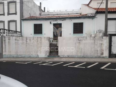 Moradia t4 para recuperar