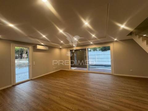 Moradia t3 contemporânea com piscina privativa – lagoa de albufeira