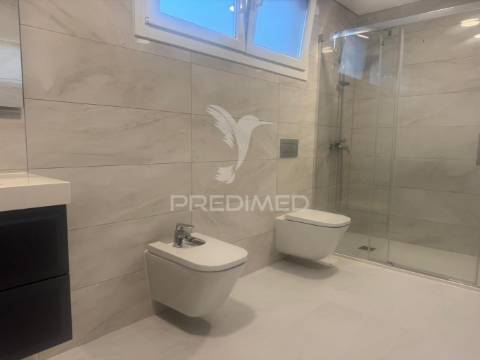 Moradia t3 contemporânea com piscina privativa – lagoa de albufeira