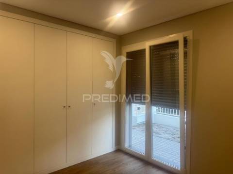 Moradia t3 contemporânea com piscina privativa – lagoa de albufeira