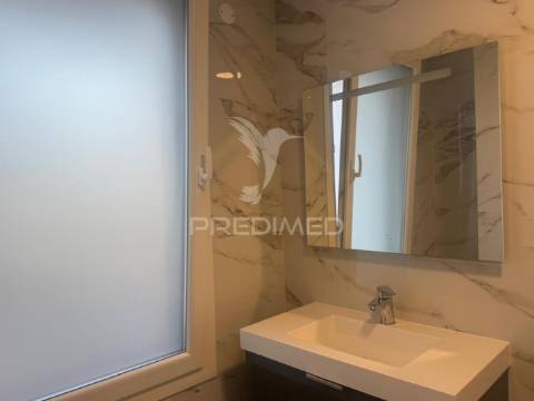 Moradia t3 contemporânea com piscina privativa – lagoa de albufeira