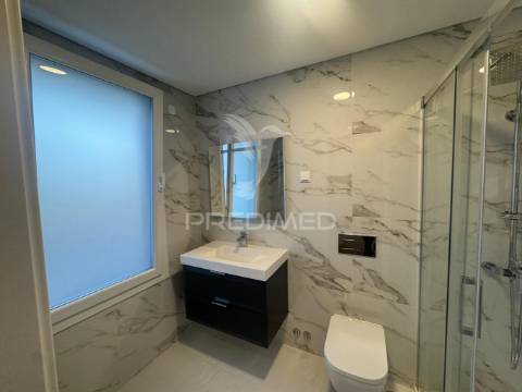 Moradia t3 contemporânea com piscina privativa – lagoa de albufeira