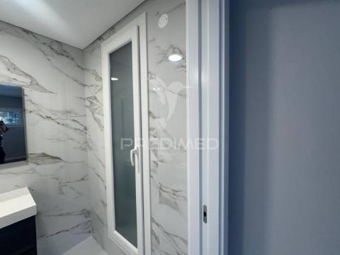 Moradia t3 contemporânea com piscina privativa – lagoa de albufeira