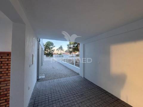 Moradia t3 contemporânea com piscina privativa – lagoa de albufeira