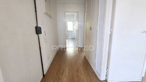 Apartamento t2 com vista rio  na póvoa de santa iria