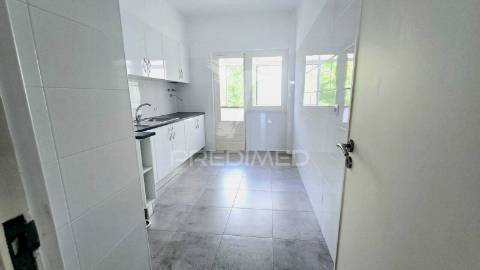 Apartamento t2 com vista rio  na póvoa de santa iria